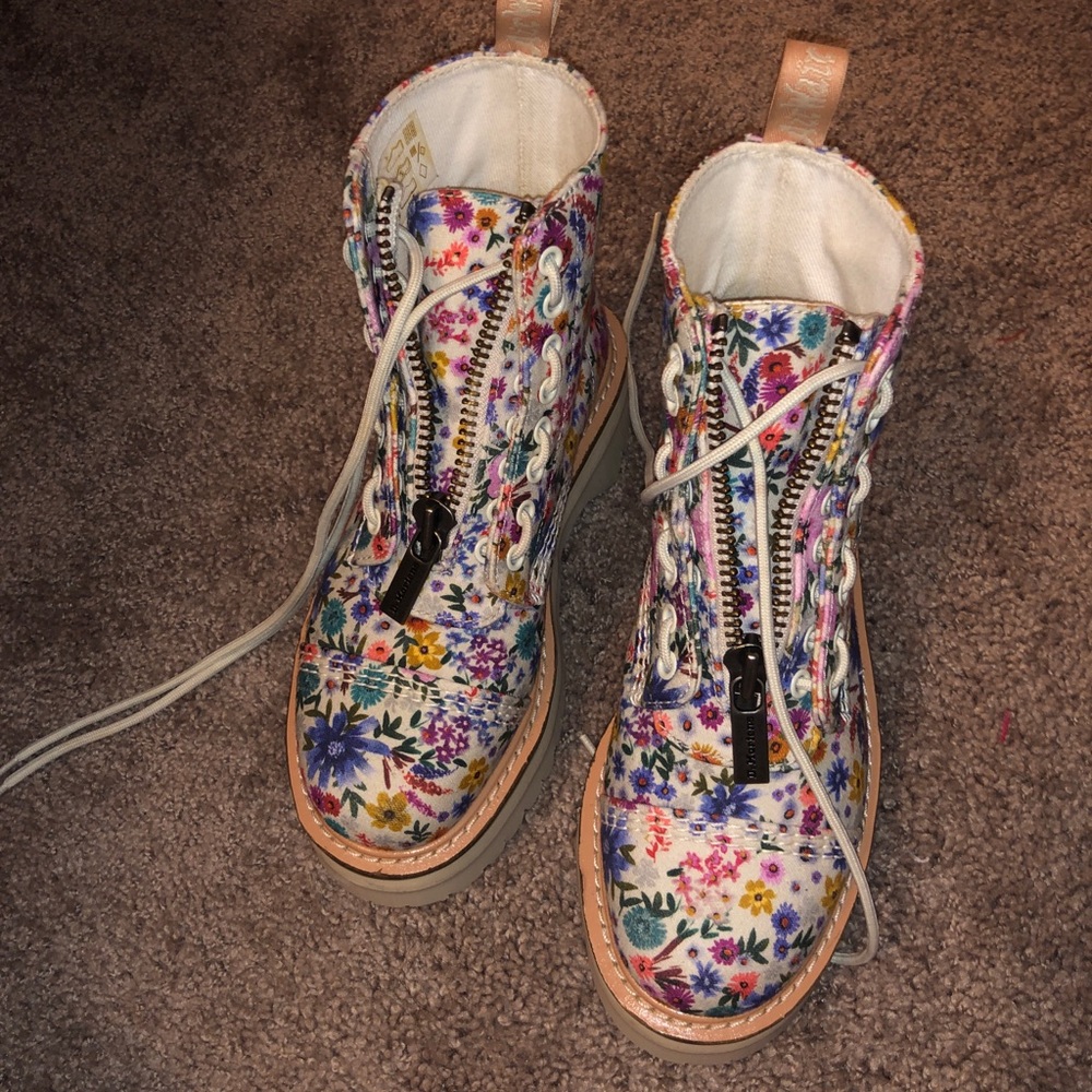 Doc marten wonderlust boots